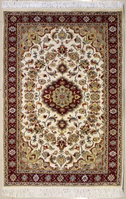 3'2x5'2 Pak Persian High Quality Area Rug with Silk & Wool Pile - Floral Design | Hand-Knotted in Ivory