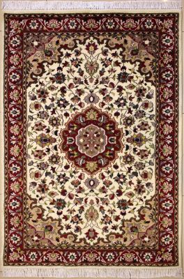 4'x6'4" Entrancing Medallion Pak Persian Rug in Intoxicating White, Beige & Red, New 4x6 Wool Double Knot Classic, Hand-Knotted Kashan / Isfahan Rug, qk08904 