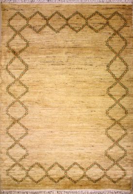 3'10x6'1 Gabbeh Area Rug made using Vegetable dyes with Wool Pile - Diamond Design | Hand-Knotted in White