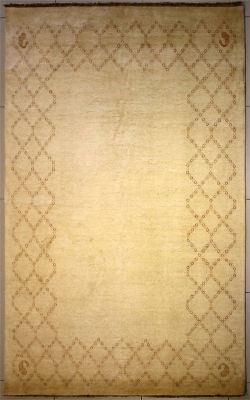 5'5x8'4 Gabbeh Area Rug made using Vegetable dyes with Wool Pile - Diamond Design | Hand-Knotted in White