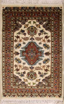 2'7x4'3 Pak Persian Area Rug with Silk & Wool Pile - Floral Design | Hand-Knotted in Ivory