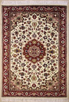 4'1"x6'3" Charming Medallion Pak Persian Rug in Exquisite White, Beige & Red, New 4x6 Wool Double Knot Elegance, Hand-Knotted Kashan / Isfahan Rug, qk08903 